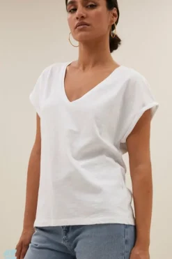 Tops & Shirts*By bar momi logo top | bright white